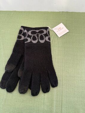 Coach black/grey Knit Gloves Wool Cashmere Blend NWT